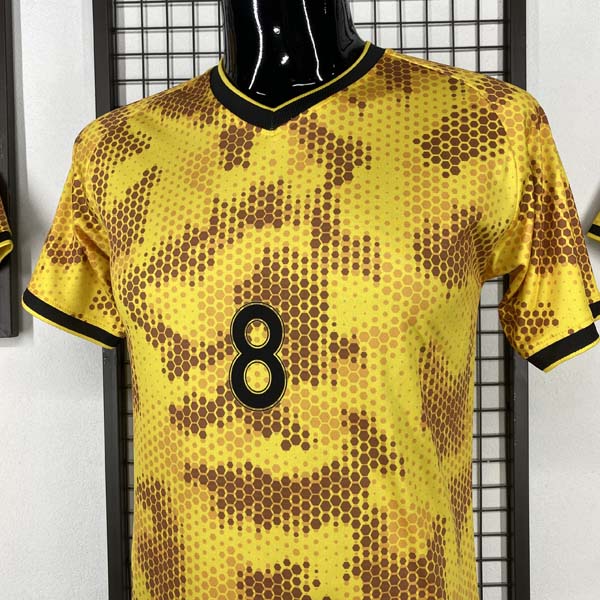 Thành phẩm áo bóng đá thiết kế màu vàng xịn xò nhất